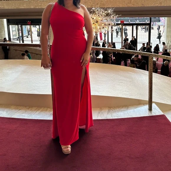 Mac Duggal Jersey One Shoulder Draped Back Gown - Picture 3 of 4